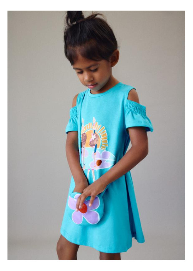 Vestido recortado c/ bolsa